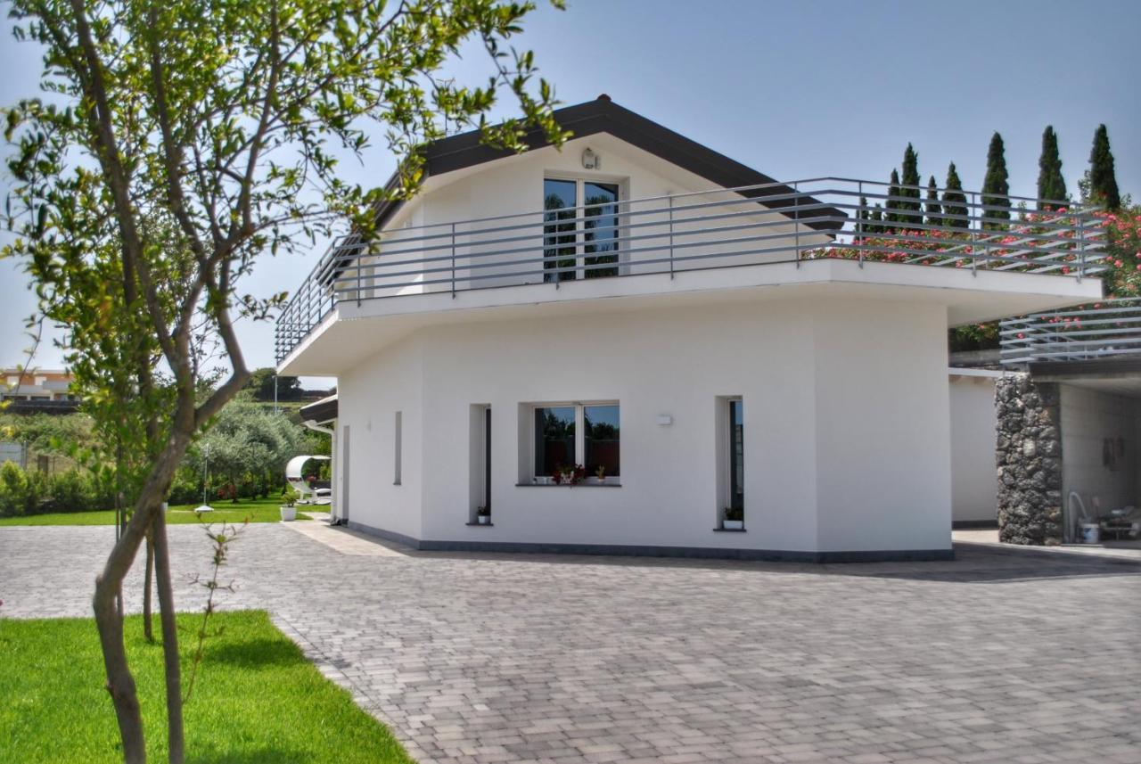 Villa Dedalisa By Holidayngo Acireale Exteriér fotografie